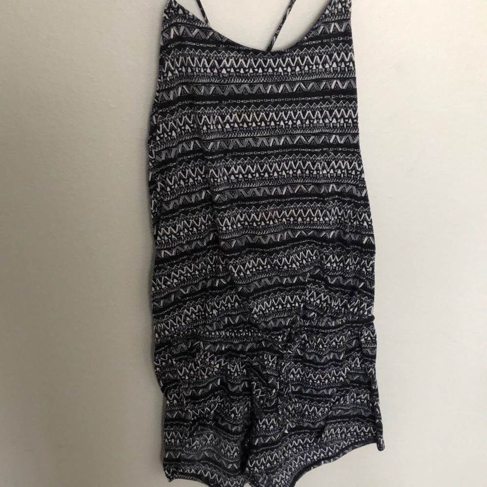 Romper - Picture 3 of 4